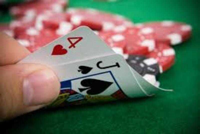 Cách chơi bài poker vòng pre-flop