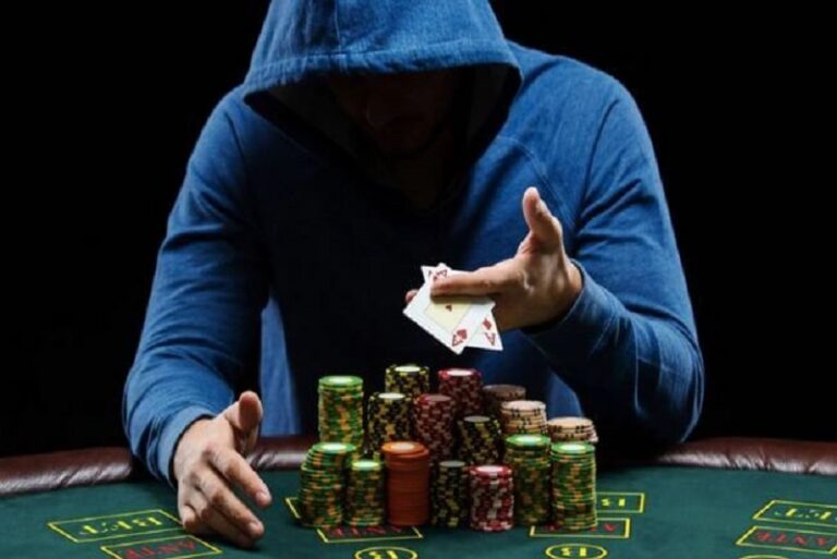 Phân loại người chơi poker dựa trên lối chơi để đối phó hiệu quả